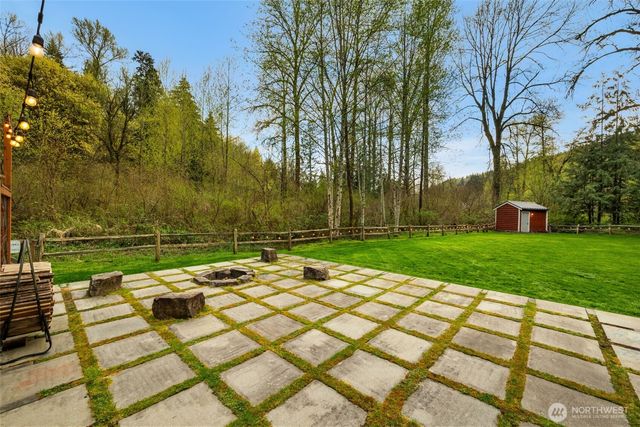 23605 SE 132nd Way, Issaquah, WA 98027