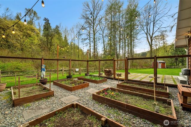 23605 SE 132nd Way, Issaquah, WA 98027