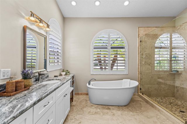 4601 LAS BRISAS LANE, Sarasota, FL 34238
