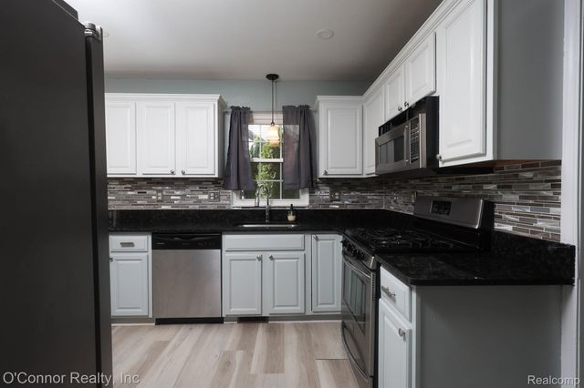 955 Covington, Marysville, MI 48040