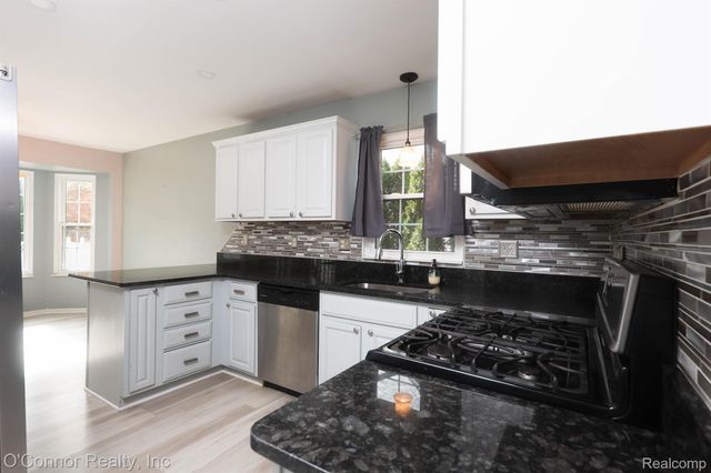 955 Covington, Marysville, MI 48040