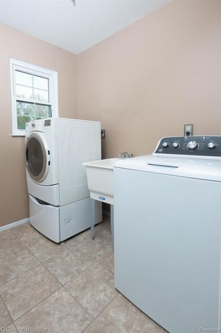 955 Covington, Marysville, MI 48040