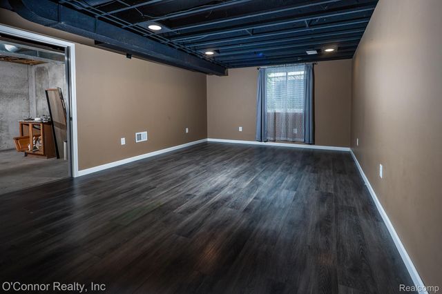 955 Covington, Marysville, MI 48040