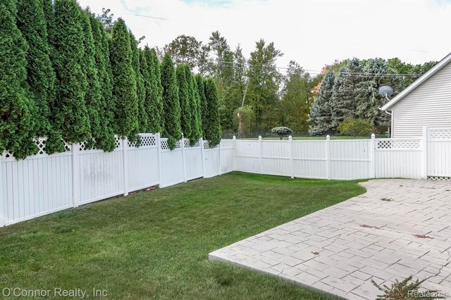 955 Covington, Marysville, MI 48040