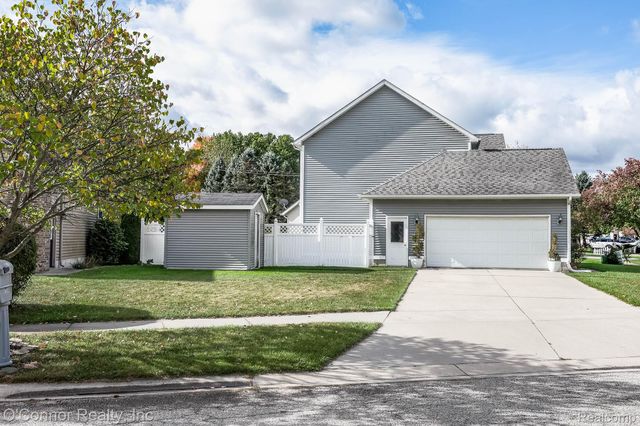 955 Covington, Marysville, MI 48040