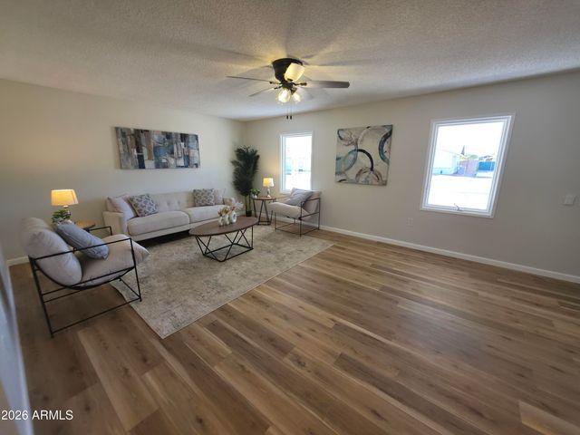 10821 W AMBER Trail, Sun City, AZ 85351