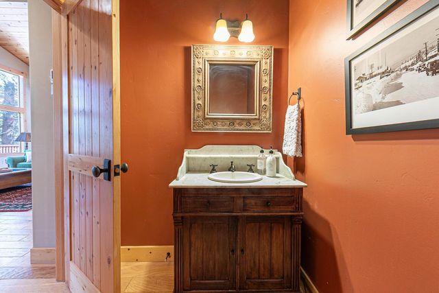 11707 Skislope Way, Truckee, CA 96161