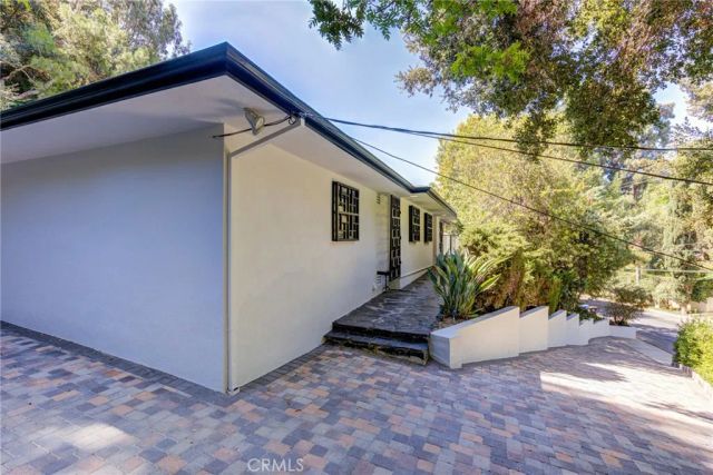 2740 Hutton Drive, Beverly Hills, CA 90210