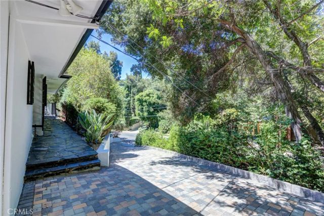 2740 Hutton Drive, Beverly Hills, CA 90210