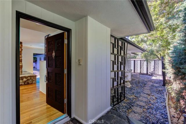 2740 Hutton Drive, Beverly Hills, CA 90210