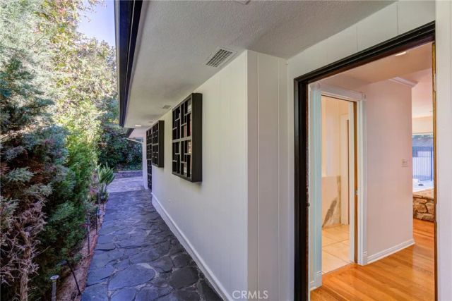 2740 Hutton Drive, Beverly Hills, CA 90210