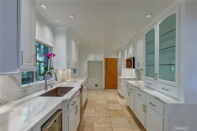 2740 Hutton Drive, Beverly Hills, CA 90210