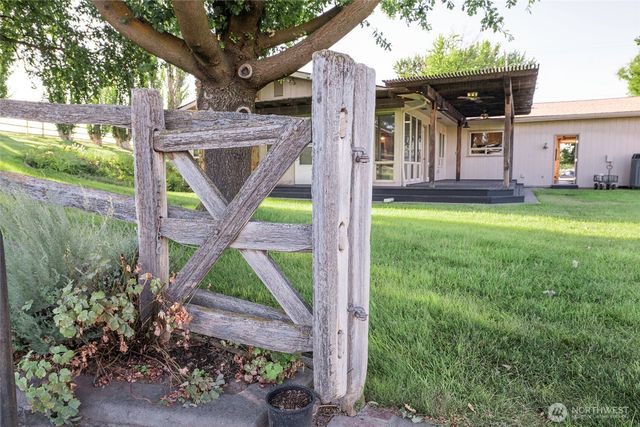 1793 Old Milton Hwy, Walla Walla, WA 99362