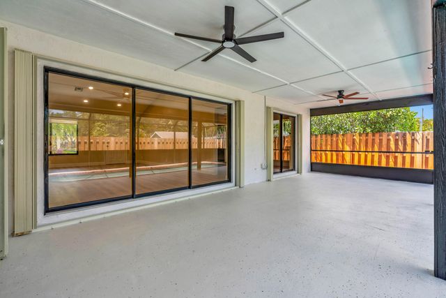 18975 SE County Line Road, Tequesta, FL 33469