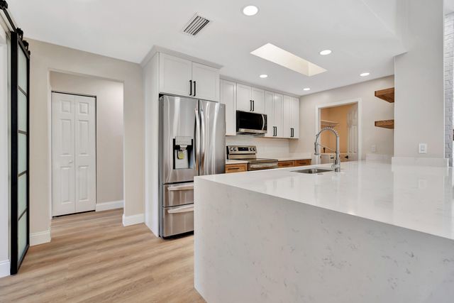 18975 SE County Line Road, Tequesta, FL 33469