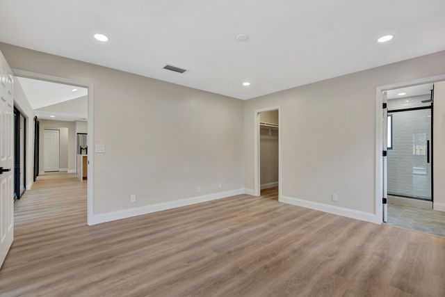 18975 SE County Line Road, Tequesta, FL 33469
