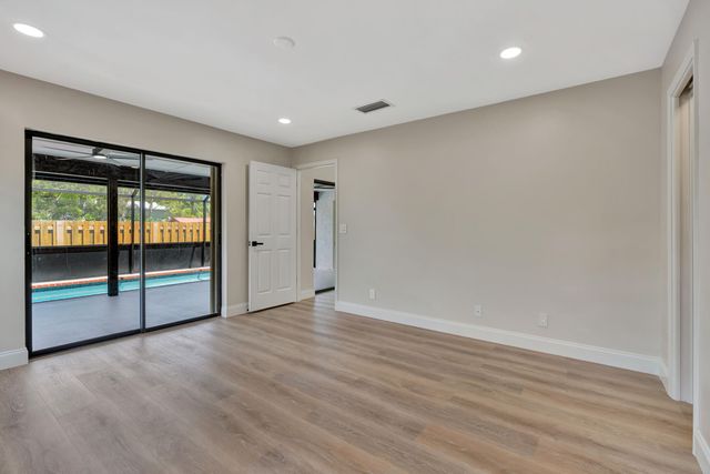 18975 SE County Line Road, Tequesta, FL 33469