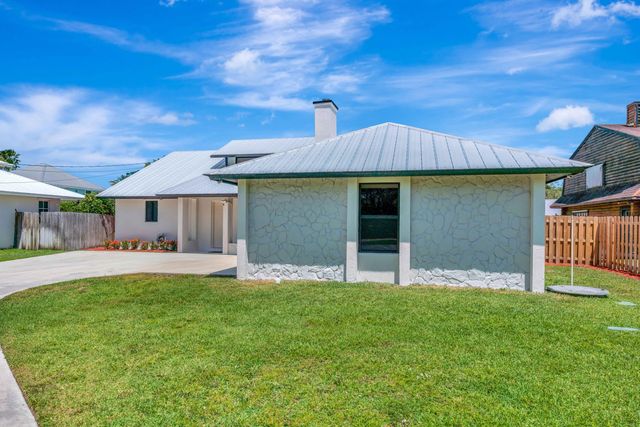 18975 SE County Line Road, Tequesta, FL 33469