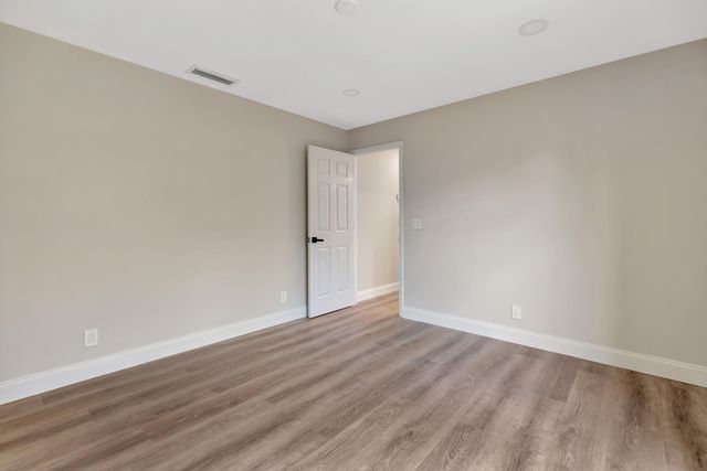 18975 SE County Line Road, Tequesta, FL 33469