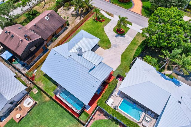 18975 SE County Line Road, Tequesta, FL 33469
