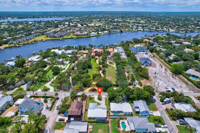 18975 SE County Line Road, Tequesta, FL 33469