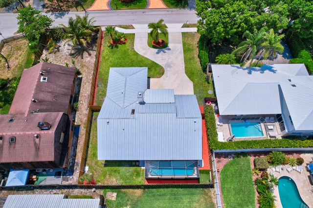 18975 SE County Line Road, Tequesta, FL 33469