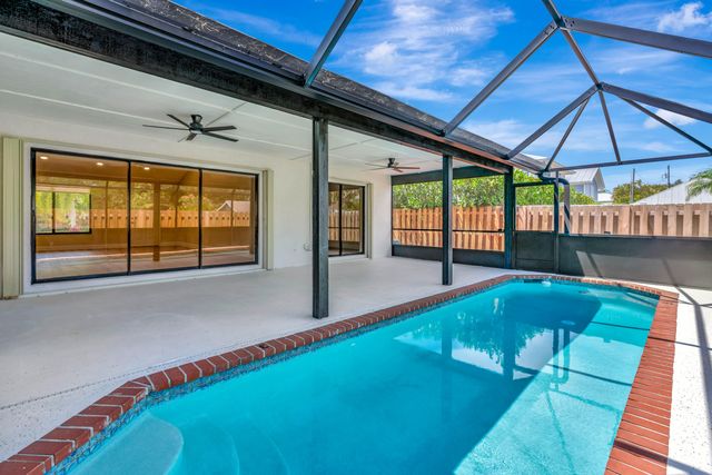 18975 SE County Line Road, Tequesta, FL 33469