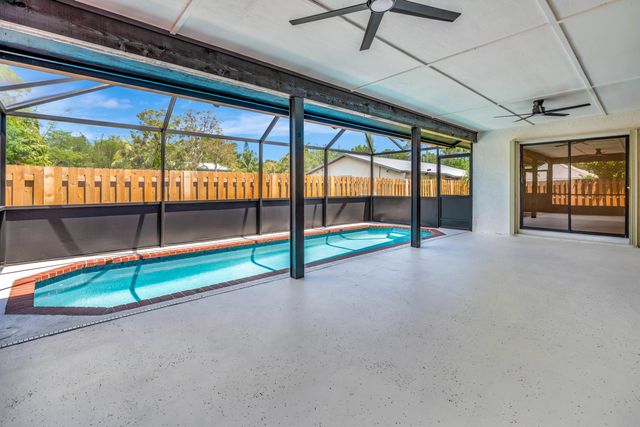 18975 SE County Line Road, Tequesta, FL 33469