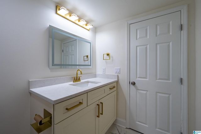 3633 LESLIE ANN ROAD, Vestavia Hills, AL 35243