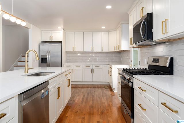 3633 LESLIE ANN ROAD, Vestavia Hills, AL 35243