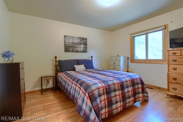 2475 Jackson Boulevard, Highland, MI 48356