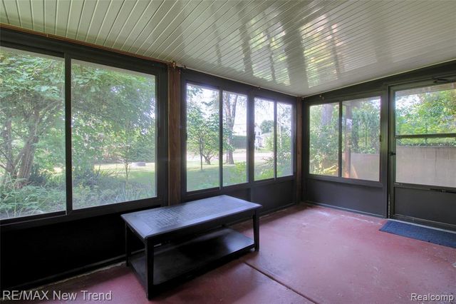 2475 Jackson Boulevard, Highland, MI 48356