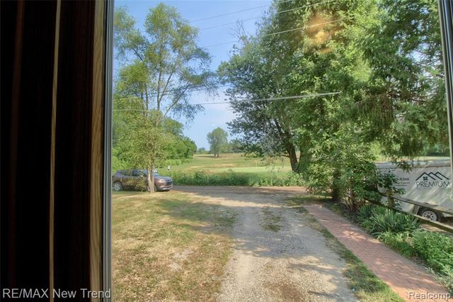 2475 Jackson Boulevard, Highland, MI 48356