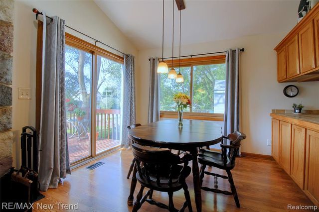 2475 Jackson Boulevard, Highland, MI 48356