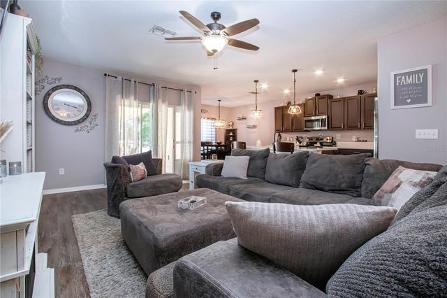 11330 VILLAS ON THE GREEN DRIVE, Riverview, FL 33579