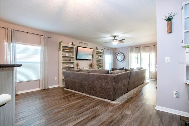 11330 VILLAS ON THE GREEN DRIVE, Riverview, FL 33579
