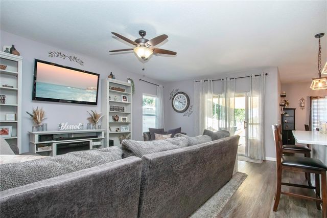11330 VILLAS ON THE GREEN DRIVE, Riverview, FL 33579