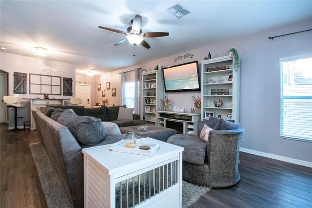 11330 VILLAS ON THE GREEN DRIVE, Riverview, FL 33579