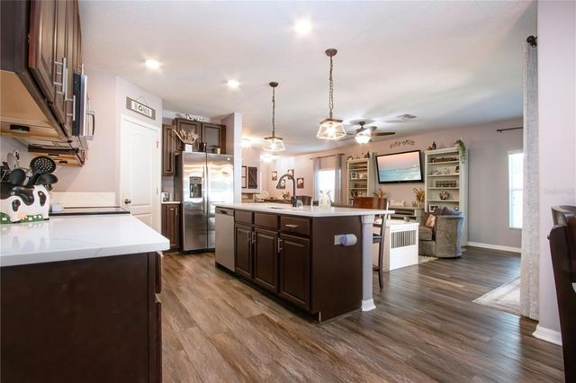 11330 VILLAS ON THE GREEN DRIVE, Riverview, FL 33579