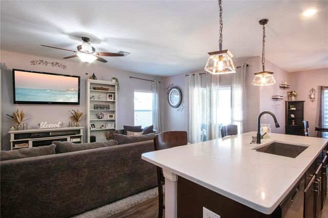 11330 VILLAS ON THE GREEN DRIVE, Riverview, FL 33579