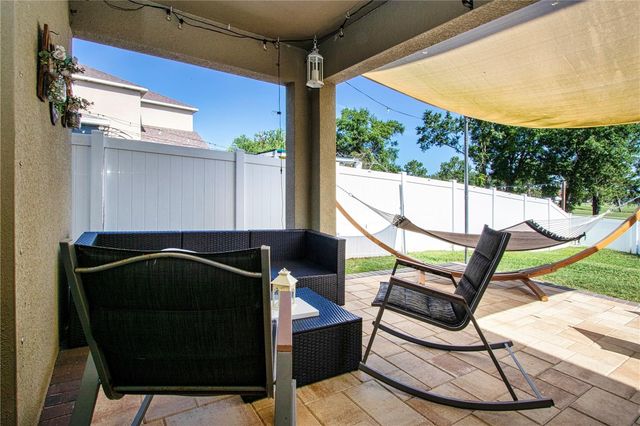 11330 VILLAS ON THE GREEN DRIVE, Riverview, FL 33579
