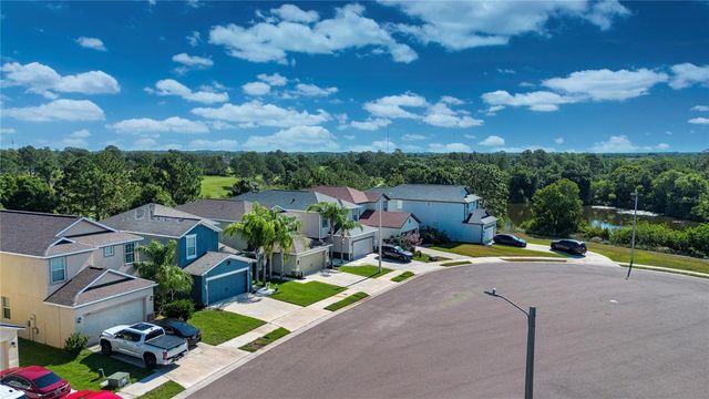 11330 VILLAS ON THE GREEN DRIVE, Riverview, FL 33579