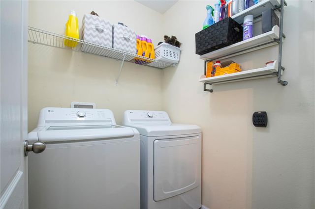 11330 VILLAS ON THE GREEN DRIVE, Riverview, FL 33579