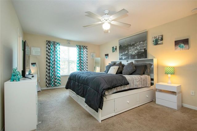 11330 VILLAS ON THE GREEN DRIVE, Riverview, FL 33579