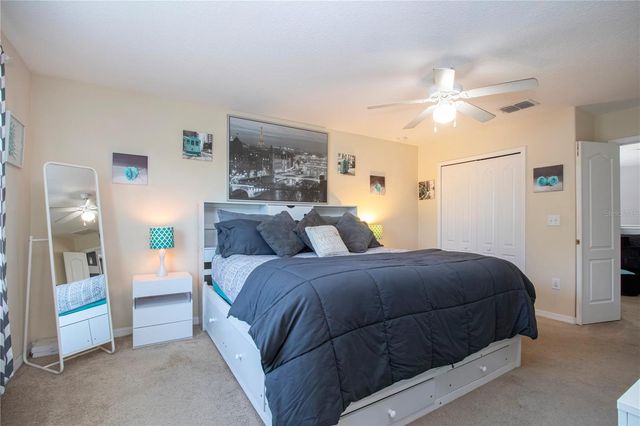 11330 VILLAS ON THE GREEN DRIVE, Riverview, FL 33579