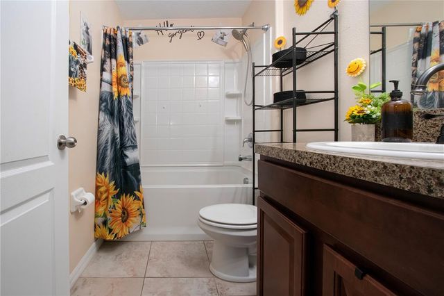 11330 VILLAS ON THE GREEN DRIVE, Riverview, FL 33579