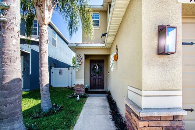 11330 VILLAS ON THE GREEN DRIVE, Riverview, FL 33579