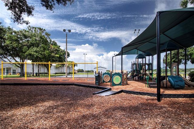 11330 VILLAS ON THE GREEN DRIVE, Riverview, FL 33579