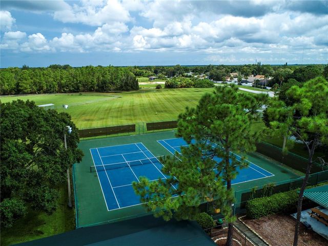 11330 VILLAS ON THE GREEN DRIVE, Riverview, FL 33579
