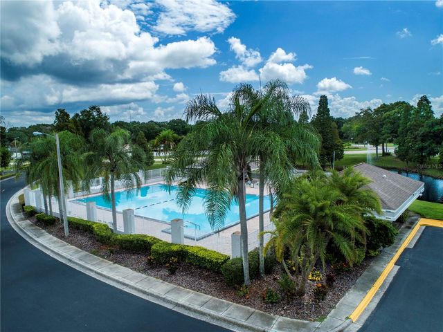11330 VILLAS ON THE GREEN DRIVE, Riverview, FL 33579